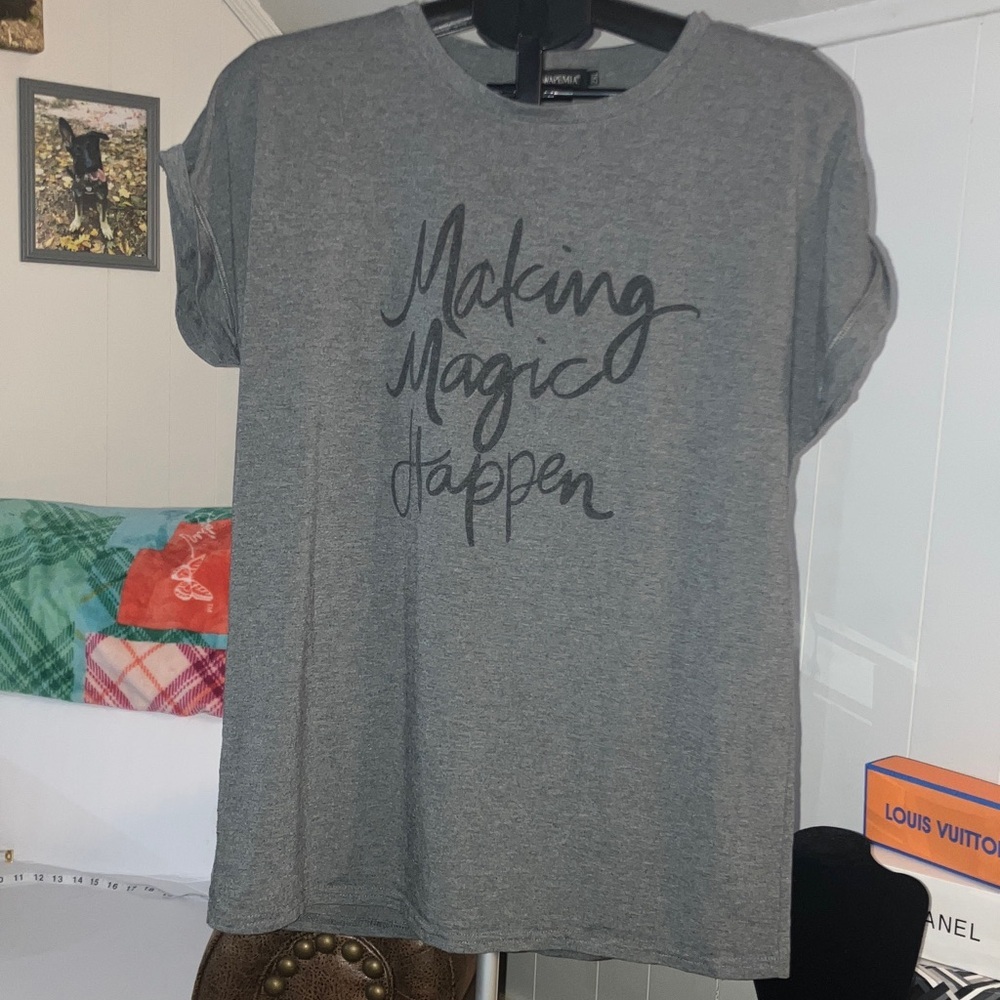 Gray Short Sleeve Tee with Inspirational Print